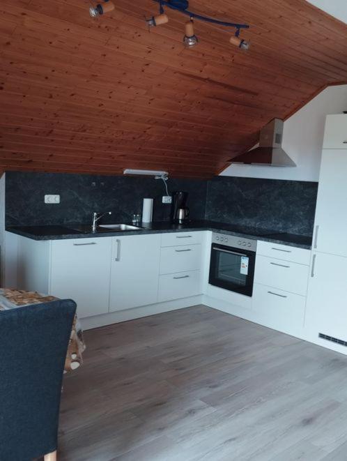 Ferienwohnung Zur Schoenen Aussicht Бухен Екстериор снимка