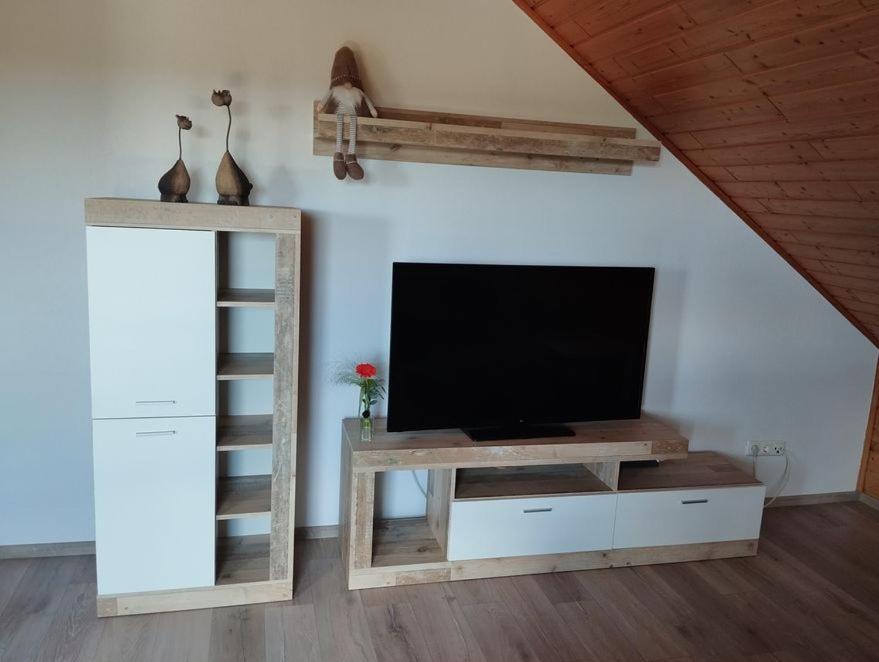 Ferienwohnung Zur Schoenen Aussicht Бухен Екстериор снимка