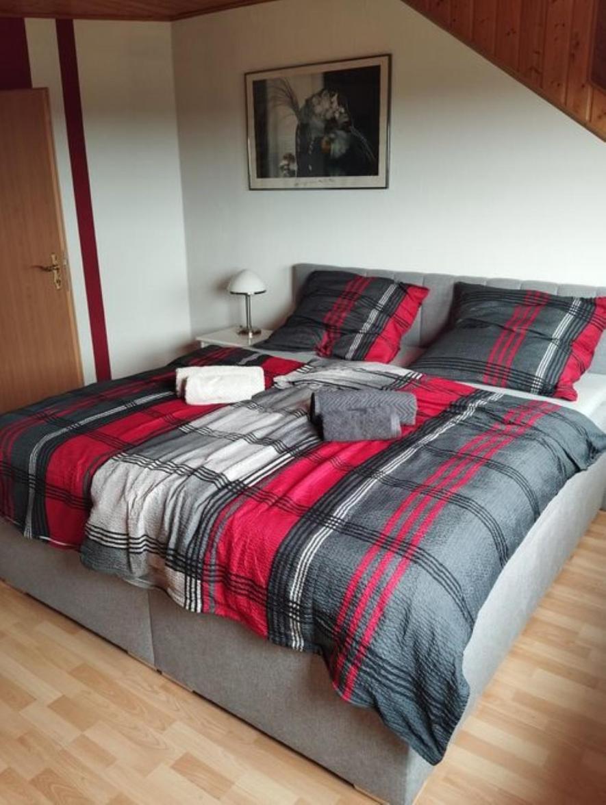 Ferienwohnung Zur Schoenen Aussicht Бухен Екстериор снимка